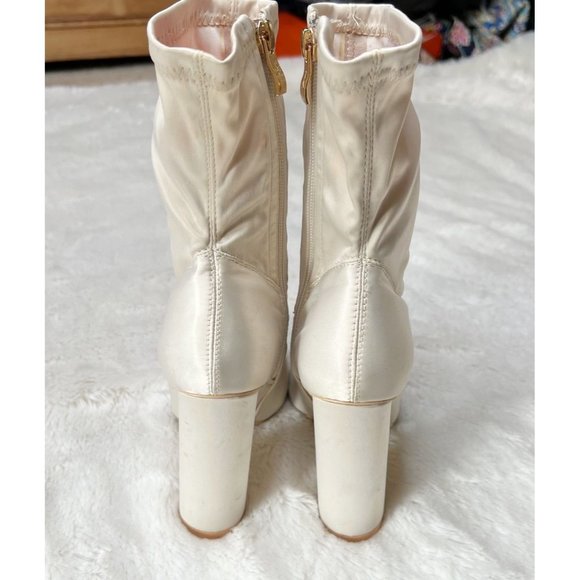 Sergio Todzi Satin Fitted Ivory Pointed Toe Ankle Zipper Boots Size 36 - Picture 5 of 14